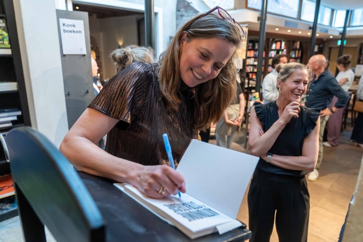 Stop met speldenprikjes uitdelen. Richt je organisatie écht opnieuw in.